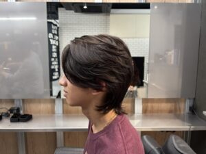 ナチュラルレイヤーミディアムスタイル　リレーション　メンズ美容室　理容室　難波　なんば　浪速区