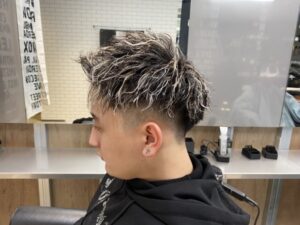 ブリーチメッシュ　フェード　リレーション　メンズ美容室　理容室　バーバー　難波　浪速区