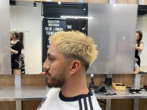 金髪ショート ブリーチ リレーション 難波 浪速区 メンズ美容室 理容室 バーバー