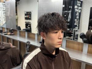 無造作スパイラルパーマ　ラフマッシュ　メンズ　リレーション　難波　浪速区　メンズ美容室　理容室