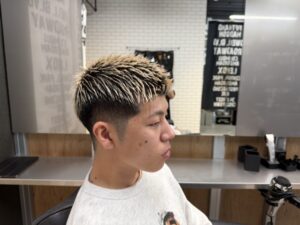 ブリーチ　クロップスタイル　フェード　リレーション　メンズ美容室　理容室　バーバー　難波　なんば　浪速区