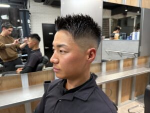 王道アップバング　ハードフェード　リレーション　メンズ美容室　理容室　バーバー　難波　浪速区
