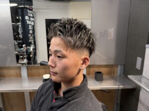 ハイライト ブリーチ スパイキーショート フェード リレーション 難波 浪速区 メンズ美容室 理容室 バーバー
