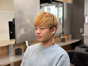 束感ショート　ツーブロック　メンズ　カラー　明るめ　リレーション　難波　浪速区　メンズ美容室　理容室　バーバー